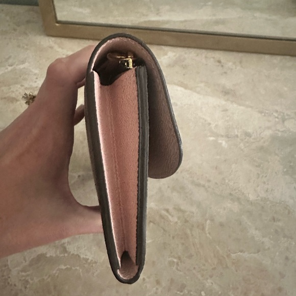 Louis Vuitton Emilie Monogram Wallet Rose Ballerine - Picture 4 of 10